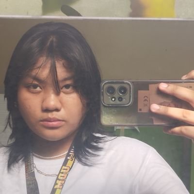 DumpAcc489405's profile picture. si gwen to eme lng ung usr.WHAHAHAHA😔✌️🍊