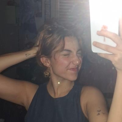 gaabisfs's profile picture. :)
🦊💙
basicamente falando sozinha