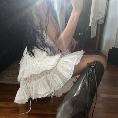 meowbichi's profile picture. lifeless