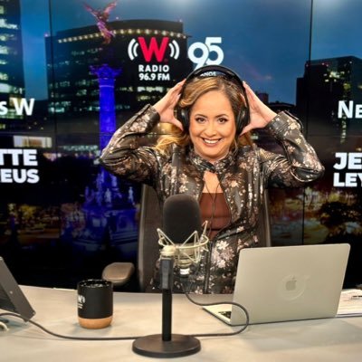 JLeyvaReus's profile picture. Columna Moneda en el Aire todos los días en @ElFinanciero_Mx. Conductora @WRadioMexico todos los días de 6-7Am Guerrerense, adoptada por el DF.