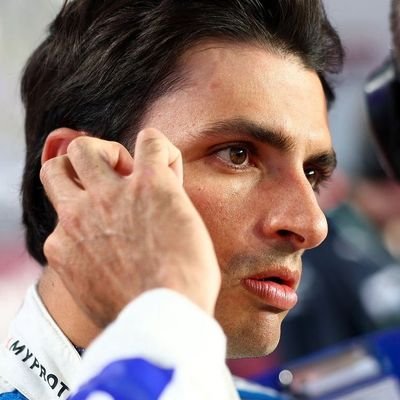 mixfndinmp's profile picture. 카를로스사인스가누군지알아? 2021년 이후로 첫 윌리엄스 포디움 겸 2017년 이후 첫 바쿠 포디움. 엄스멸망의땅카타르에서 P3를 쟁취한 살아숨쉬는레이스전략머신, 유니콘의가호를받는남자, 스무스오퍼레이터야.