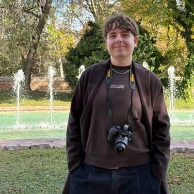 LujuriaFeudal's profile picture. He/She/They 
✴️
PIF a la Universitat de València 🧑‍🏫 
✴️
Estudiant sodomites medievals 🫆 
✴️
Altra història és possible! ✊