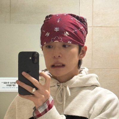 bluerxxj's profile picture. ᯓ★ 🤖⁴⁷ #트레조