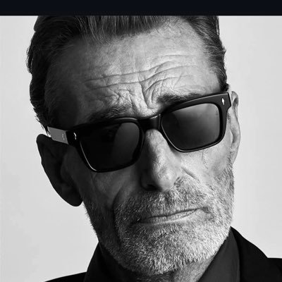 garouchelacage's profile picture. 