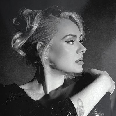 hewontglo's profile picture. i need to meet sara bareilles, tweeting at her isn’t enough 🥧 @reneesrxpp ☁️💕