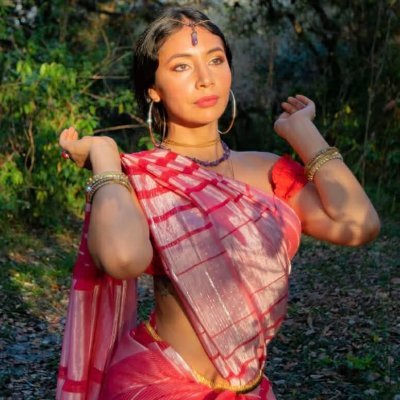 vinodinidasi's profile picture. financial forecaster & oracle  - decision & alignment advisor  - advocate for women in web3 💗