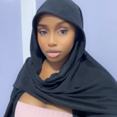 Bbintoo_'s profile picture. civil engineer ( ingénieur en génie civil) BAC +5 👷🏽‍♀️. #Polytechnicienne.