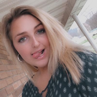 IsolaOlait37439's profile picture. 