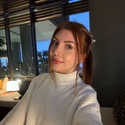 Bethanyraeanne's profile picture. Made of grace, love, and a little magic 🌟