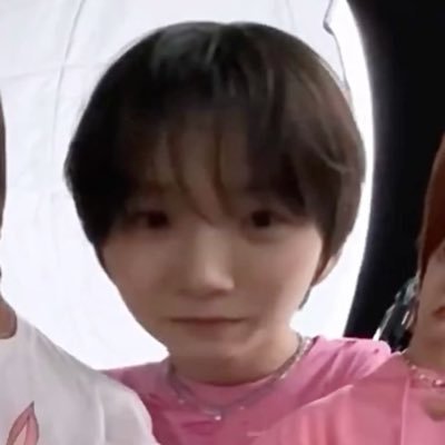 sunnysideupUwU's profile picture. let us surf 🏄‍♀️🌺🏝️✨