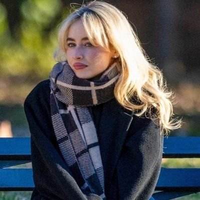 Sabrinambfs's profile picture. 