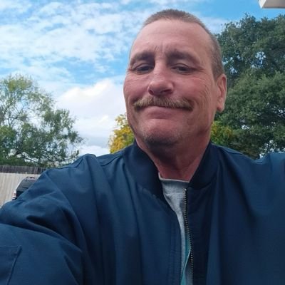 Michaellees69's profile picture. college graduate . 45 yrs old