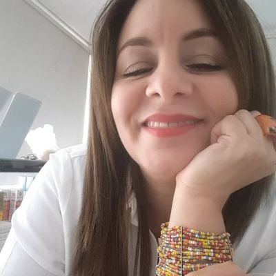 a_arevalosilva's profile picture. A veces huyo de los lugares a donde sé que debería quedarme. ☕
Visita mi blog: https://t.co/4oECRjFKjR