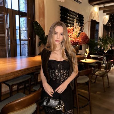 Ava_avadesk's profile picture. Eve