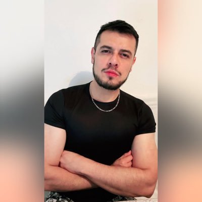 LuisSalasT's profile picture. Amo la música electrónica (Trance) soy fan de @aboveandbeyond