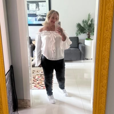 LeoniceMariana1's profile picture. 