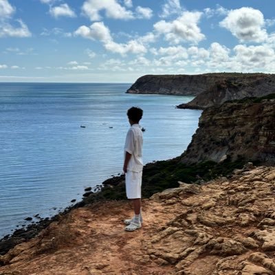 0xJolt's profile picture. YOUNG AND RICH 🤑 | Partner: @yuckyducks | Best British KOL 🇬🇧 | dm for marketing & collaborations | daily spaces 🎉