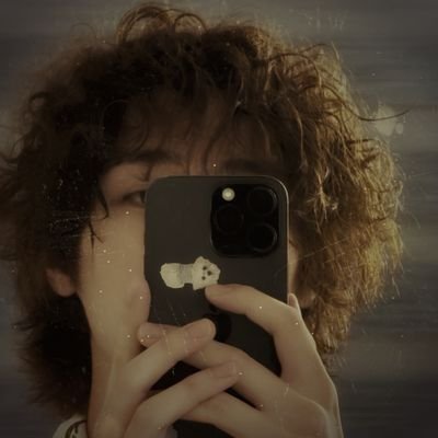 yanilizaja's profile picture. hug: 나에게는 넌 한없이 너무도 소중한 걸