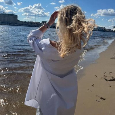 Amyyyyygurl's profile picture. Never apologize for the fire in your soul. It was given to you to warm others, to guide them through their own darkness.