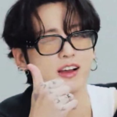 btsbloom_'s profile picture. 🪐⋆｡°✩⋆｡ﾟ ﾟ☾ ﾟ｡⋆⋆｡°✩⩇⩇:⩇⩇｡ my family, my home @bts_twt I (wish) read fics for a living | thread of fics on 📍