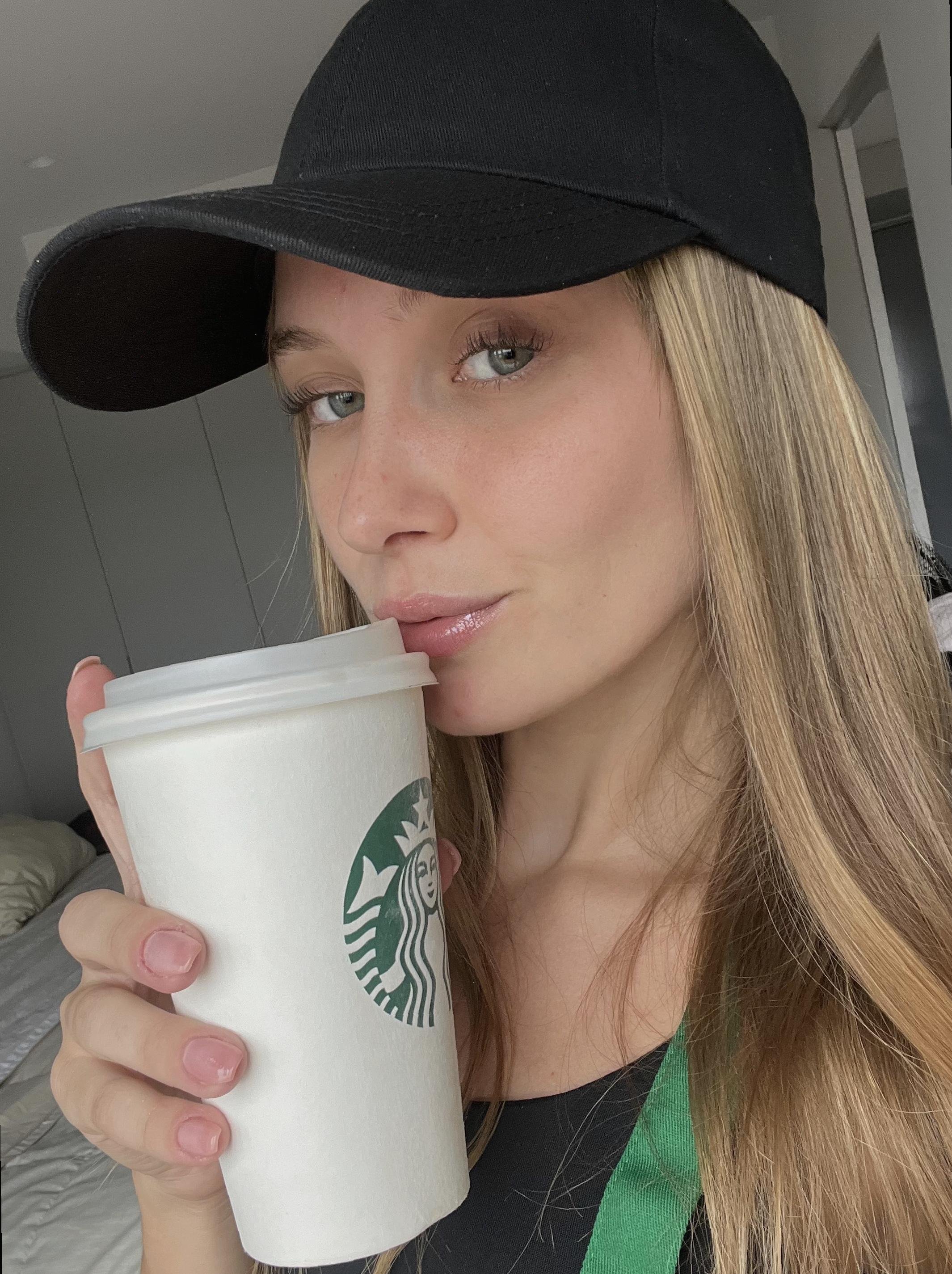 Anjojacinto1029's profile picture. barista by day, needs a bold partner to film naughty content with by night ☕🔥 link under this