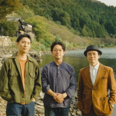 Lazypickers's profile picture. ギター、バンジョー、ドブロの三人組で京都を中心に演奏してます！泥臭い音楽から小洒落た音楽までアコースティックに奏でます。
/Vo, Gt: 和泉眞生 @maoam496
/Banjo: 金菱哲宏 @kihirob
/Dobro: 池田拓馬 @takuma__ikeda