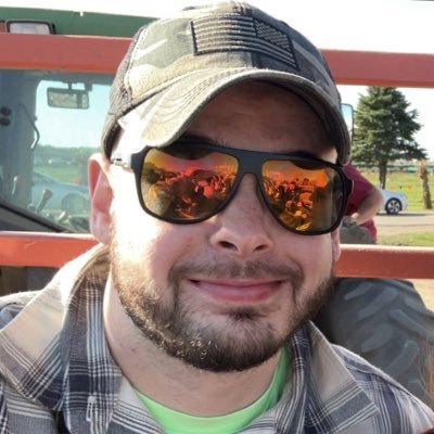 GAYDOS8920's profile picture. #GopackGo #ChicagoBlackhawks #MilwaukeeBucks #Brewers #WisconsinBadgers #Milhockey