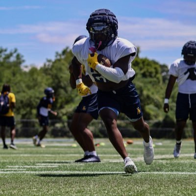 Cameron_Lee2's profile picture. RB @jcsufootball | NCAA ID# 2202443792| 5'7 179lb versatile Scat back/Returner💨⚡️| 4.0GPA📚| Cell: 443-915-0306| Email: Cameronjlee24@gmail.com