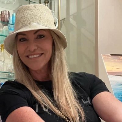 JuliaTommy72's profile picture. I’m a professional engineer specializing in metal welding and fabrication