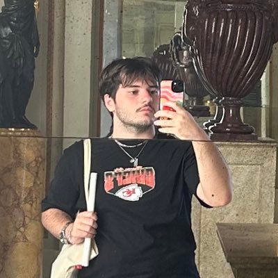 lifeofshowboyy's profile picture. 