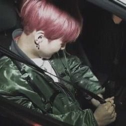 livelifeloveBTS's profile picture. 𝙔𝙤𝙪𝙩𝙝 𝙞𝙨 𝙣𝙚𝙫𝙚𝙧 𝙘𝙤𝙢𝙞𝙣𝙜 𝙗𝙖𝙘𝙠
stuck between the beauty of youth and the scars it left

《OT7》
APOBANGPO 💜