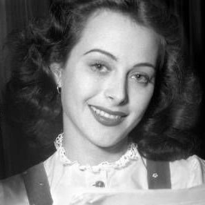 ekleipsbook's profile picture. letras (ufmg) 2/8 · escritora e comunista · 🇵🇸