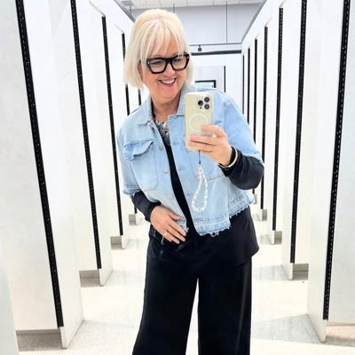 cleralori8's profile picture. ❤️🎄