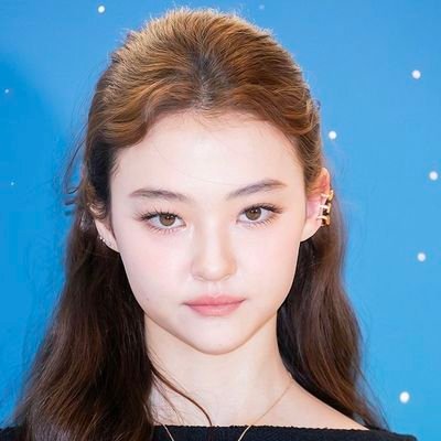 ellagrossloop's profile picture. for meovv's #ella | turn notifications on 🔔