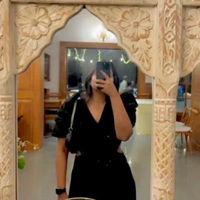 SRKTweetDiary's profile picture. Living life between trips, tunes & a whole lot of Shah Rukh Khan.