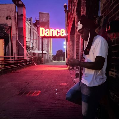 v4mprioo's profile picture. 