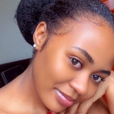 GyozlynB's profile picture. 