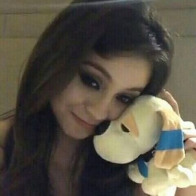 retvzfcb's profile picture. ㅤㅤㅤㅤㅤ    ㅤㅤsempre haverá uma luz que te guia.