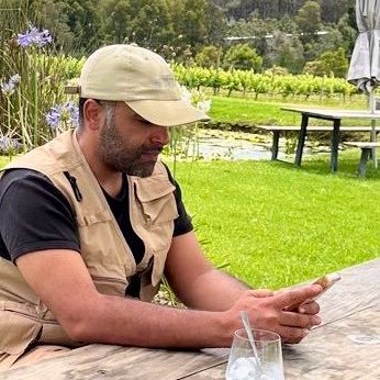 uranus_hani's profile picture. △فَلاَّح...ينثُر بُذورَ الأمَل فِي حُقُولِ اليَأس🌻⚕️✨🕊️