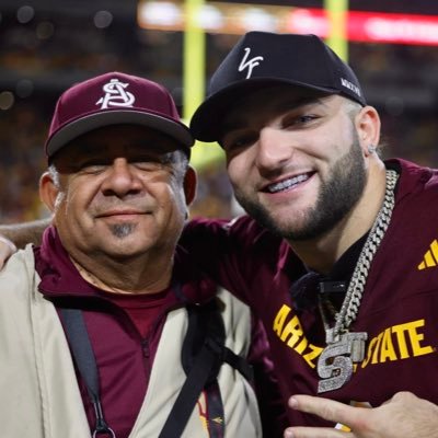 PhotoSilvas's profile picture. 