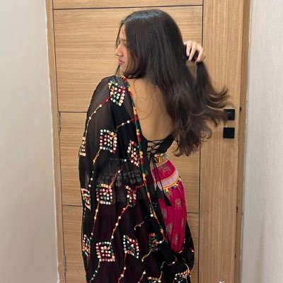 mayb3ray's profile picture. tall and non chalant(lie)