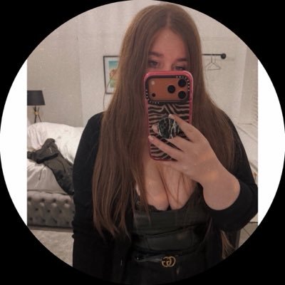 Velvet_alien786's profile picture. Love live music , horror & sci fi.