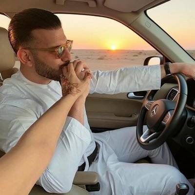 AdrianZahir_'s profile picture. obsidian