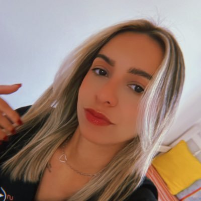 itslatinas's profile picture. es un alma libre, quiere experimentar no busca nada en nadie, ella es una mujer completa.