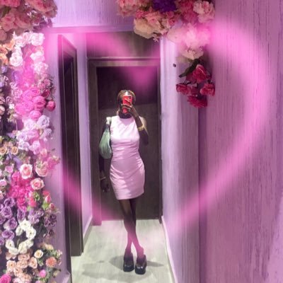 thereal__pineap's profile picture. 👸 to the 1% ||🍾to the cabals || ticking 💣