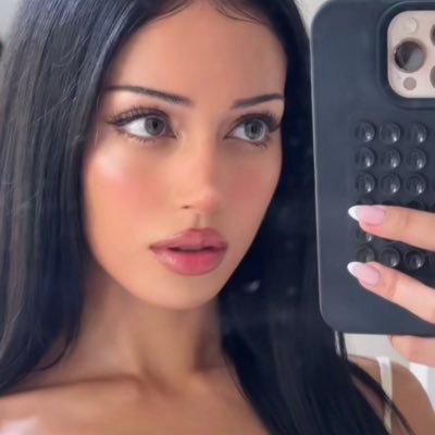 itspoesie's profile picture. 222 ♰