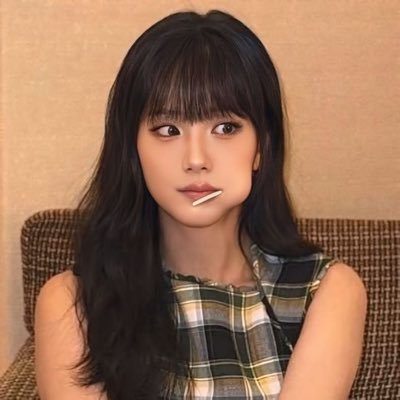 aeslalisa's profile picture. i hate it here so i will go to secret gardens in my mind