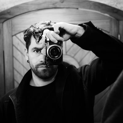 VinVanRawr's profile picture. Me sobra una oreja. Me gusta tomar fotos, ver el cielo y acariciar perritos.