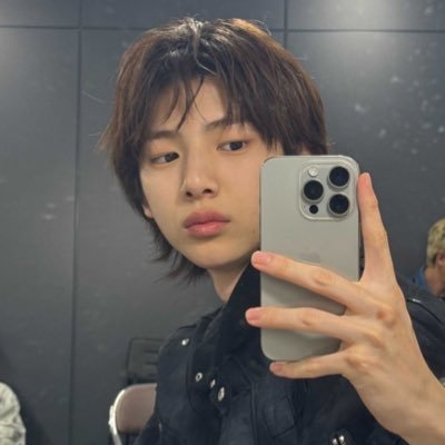 maybemartinn's profile picture. ️️ —★! armycoer !