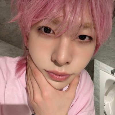 shotaswirls's profile picture. a choistickz girl living in my choistickz world ૮ ․ ․ ྀིა